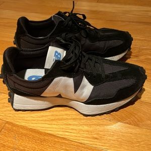 New Balance 327 'Black' Classic style and iconic comfort